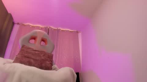 Zara . online show from February 9, 1:04 pm