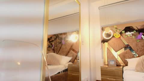 Snapshot of zarah_andrews chatting on October 27, 12:31 pm Zarah Andrews online show from October 27, 12:31 pm