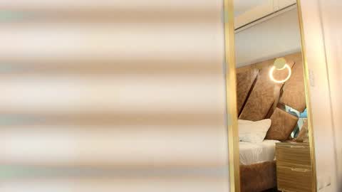 Snapshot of zarah_andrews chatting on December 5, 12:03 pm Zarah Andrews online show from December 5, 12:03 pm