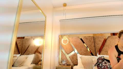 Snapshot of zarah_andrews chatting on December 15, 11:58 am Zarah Andrews online show from December 15, 11:58 am