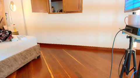 Snapshot of zarah_andrews chatting on December 16, 12:10 pm Zarah Andrews online show from December 16, 12:10 pm