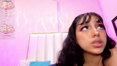     online show from December 7, 4:25 pm