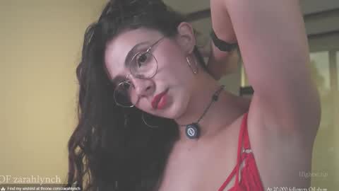 Snapshot of zarahlynch chatting on October 28, 10:23 pm Miss Lynch Next show 2911 online show from October 28, 10:23 pm