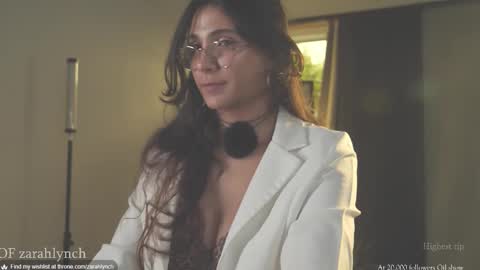 Snapshot of zarahlynch chatting on November 4, 10:09 pm Miss Lynch Next show 2911 online show from November 4, 10:09 pm