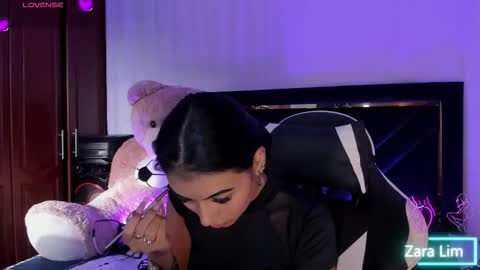 Snapshot of zaralim chatting on September 14, 9:47 pm Zara Lim online show from September 14, 9:47 pm