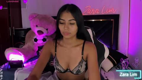 Snapshot of zaralim chatting on September 30, 2:55 pm Zara Lim online show from September 30, 2:55 pm