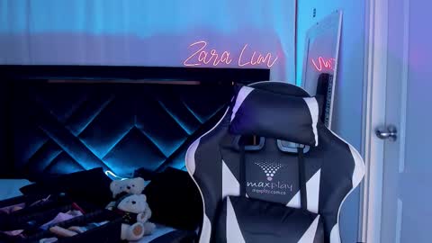 Snapshot of zaralim chatting on November 14, 3:11 pm Zara Lim online show from November 14, 3:11 pm