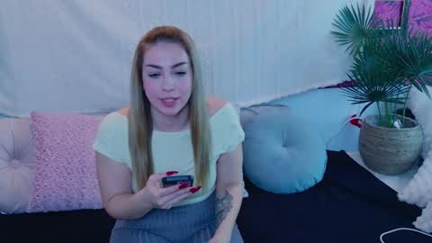 zarasplayground online show from December 20, 3:52 pm