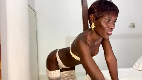 Snapshot of zaria_amara chatting on June 26, 7:51 pm zaria_amara online show from June 26, 7:51 pm
