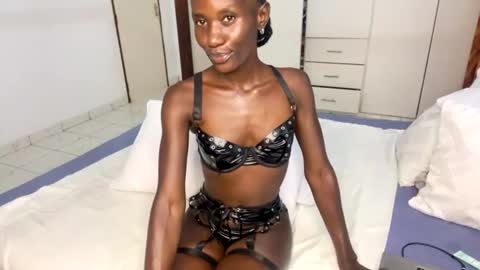Snapshot of zaria_amara chatting on July 25, 7:22 pm zaria_amara online show from July 25, 7:22 pm
