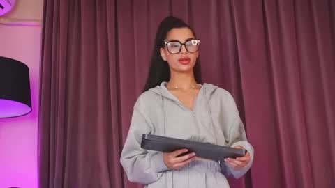 Snapshot of zariaavera chatting on May 9, 5:23 am zariaavera online show from May 9, 5:23 am