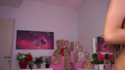 zariavera online show from October 31, 7:26 pm