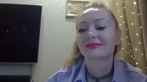 Snapshot of zarinaswift chatting on February 15, 7:51 am Zarina Swift online show from February 15, 7:51 am