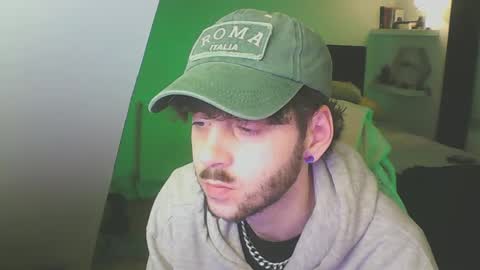 Snapshot of zedbooy chatting on December 18, 8:03 pm Zed online show from December 18, 8:03 pm