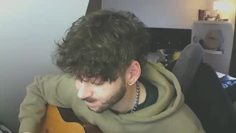 Snapshot of zedbooy chatting on December 27, 2:22 pm Zed online show from December 27, 2:22 pm