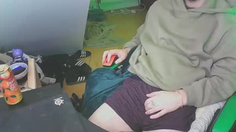 Snapshot of zedbooy chatting on December 31, 7:07 pm Zed online show from December 31, 7:07 pm