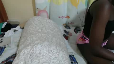 Snapshot of zeina_gen chatting on December 1, 8:30 am flabby online show from December 1, 8:30 am