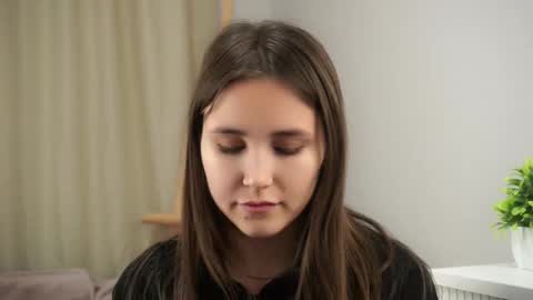 Emilia online show from October 12, 12:53 am