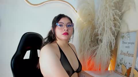 Snapshot of zelenejones chatting on October 20, 11:21 am Zelene online show from October 20, 11:21 am