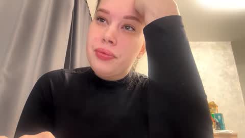 Snapshot of zenacusatis chatting on March 3, 4:24 pm Sindy online show from March 3, 4:24 pm