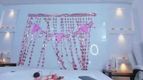 Zenda Evans online show from February 10, 3:54 am