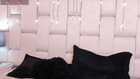 Snapshot of zendayagreey chatting on January 3, 10:19 pm Zendaya online show from January 3, 10:19 pm