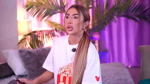 Zenyda online show from December 19, 12:34 pm