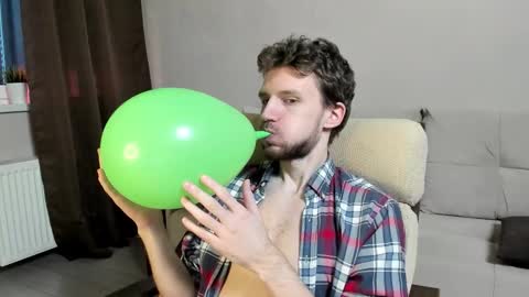 Andrew online show from November 26, 8:37 am