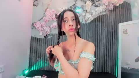 Snapshot of zephyra_bms chatting on June 17, 3:31 am SOFIA online show from June 17, 3:31 am