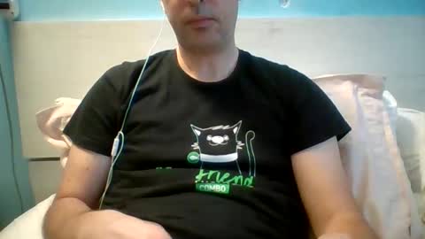 Snapshot of zeus00811 chatting on November 30, 7:12 am zeus online show from November 30, 7:12 am