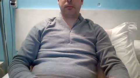 Snapshot of zeus00811 chatting on December 16, 6:07 am zeus online show from December 16, 6:07 am