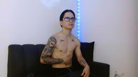 zeus online show from April 25, 11:24 am