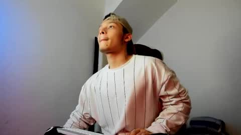 Snapshot of zeusjeff chatting on October 22, 5:52 am zeus online show from October 22, 5:52 am