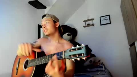 Snapshot of zeusjeff chatting on October 23, 7:56 pm zeus online show from October 23, 7:56 pm