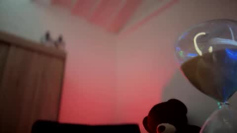 zeus online show from April 24, 3:09 am