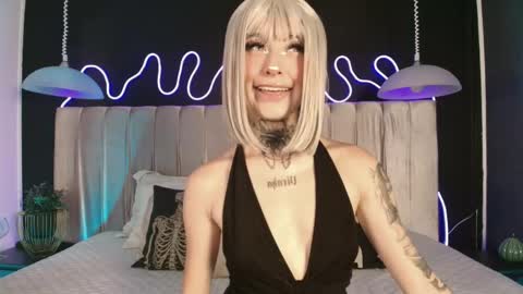 zhally_dee online show from April 16, 8:31 pm