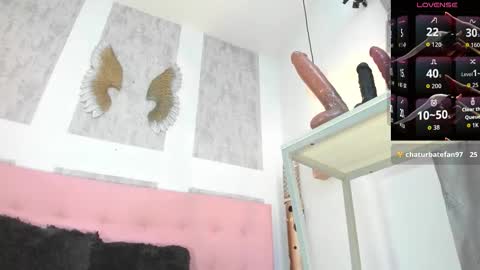 ZHAMIRA  ANDRES online show from February 10, 10:58 pm