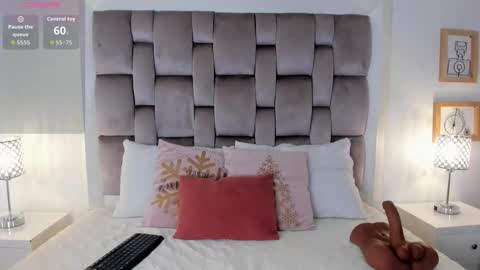 zharia_lux25 online show from March 19, 11:36 am