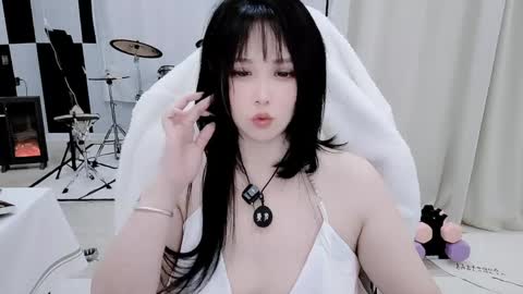 zhen online show from April 10, 8:46 pm