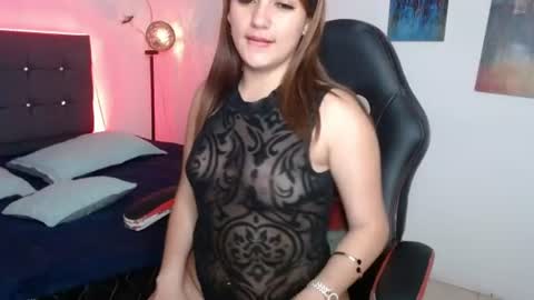 Snapshot of zhoe_parisi chatting on July 7, 1:41 am Zhoe online show from July 7, 1:41 am