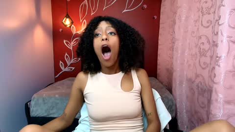 Zia Green online show from December 8, 6:06 pm