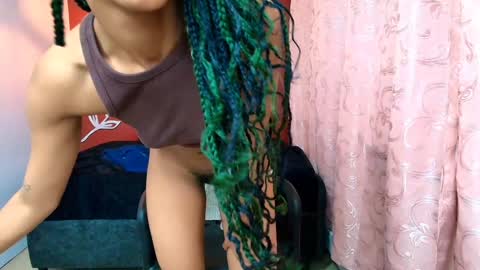 Zia Green online show from December 17, 6:42 pm