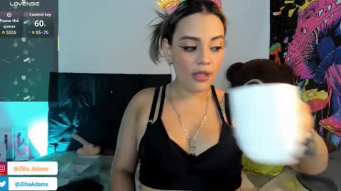 Snapshot of ziha_adams_ chatting on December 13, 9:20 pm Ziha Adams online show from December 13, 9:20 pm