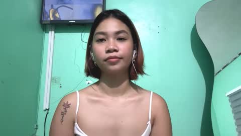 Mia online show from December 17, 2:12 pm