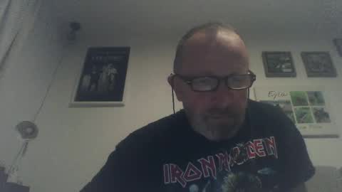 Zippi online show from May 17, 3:37 am