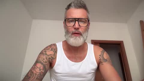 zkopa69 online show from October 18, 7:31 am