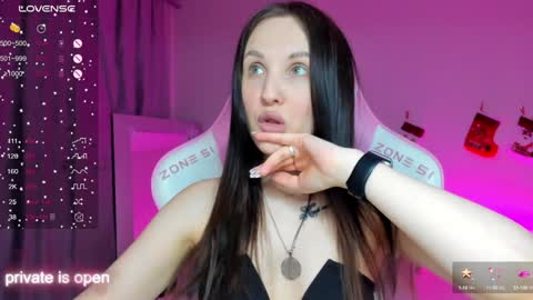 Zlata  Mon Tue Thu Fri Sun Sa GMT 3 0000pm - 0600pm  online show from December 22, 3:00 pm