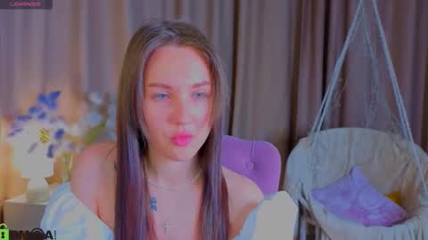 Zlata  Mon Tue Thu Fri Sun Sa GMT 3 0000pm - 0600pm  online show from October 3, 4:37 pm
