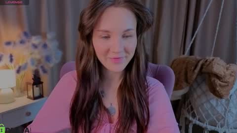 Snapshot of zlata__fox chatting on January 18, 9:02 am Zlata Mon Tue Thu Fri Sun Sa GMT 3 0000pm - 0600pm online show from January 18, 9:02 am