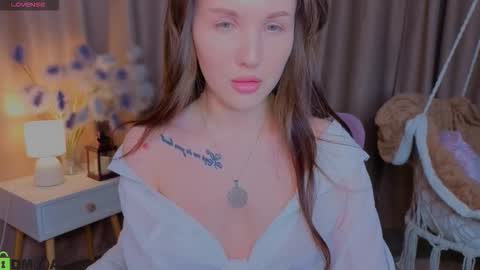 Snapshot of zlata__fox chatting on January 19, 9:02 am Zlata Mon Tue Thu Fri Sun Sa GMT 3 0000pm - 0600pm online show from January 19, 9:02 am